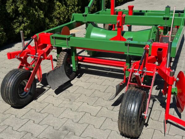 Maszyna do ściółkowania. Maszyna do formowania zagonów i rozkładania folii biodegradowalnej - obrazek 5